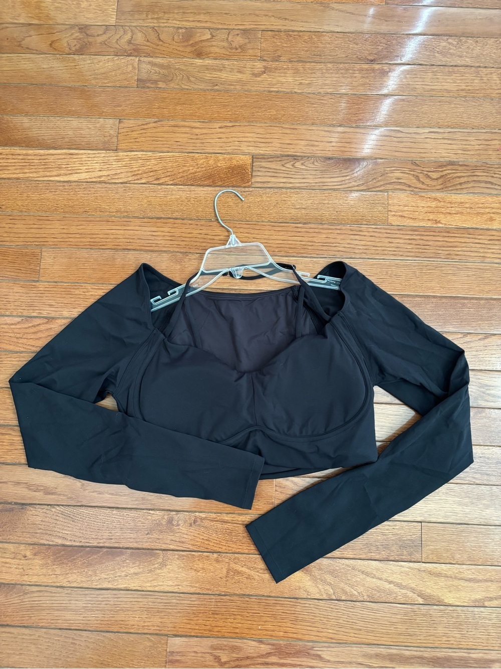 Halara SoftlyZero Adjust Halter w/ Thumb Hole Crop Yoga Sports Top, Size L, NWOT - Picture 2 of 5